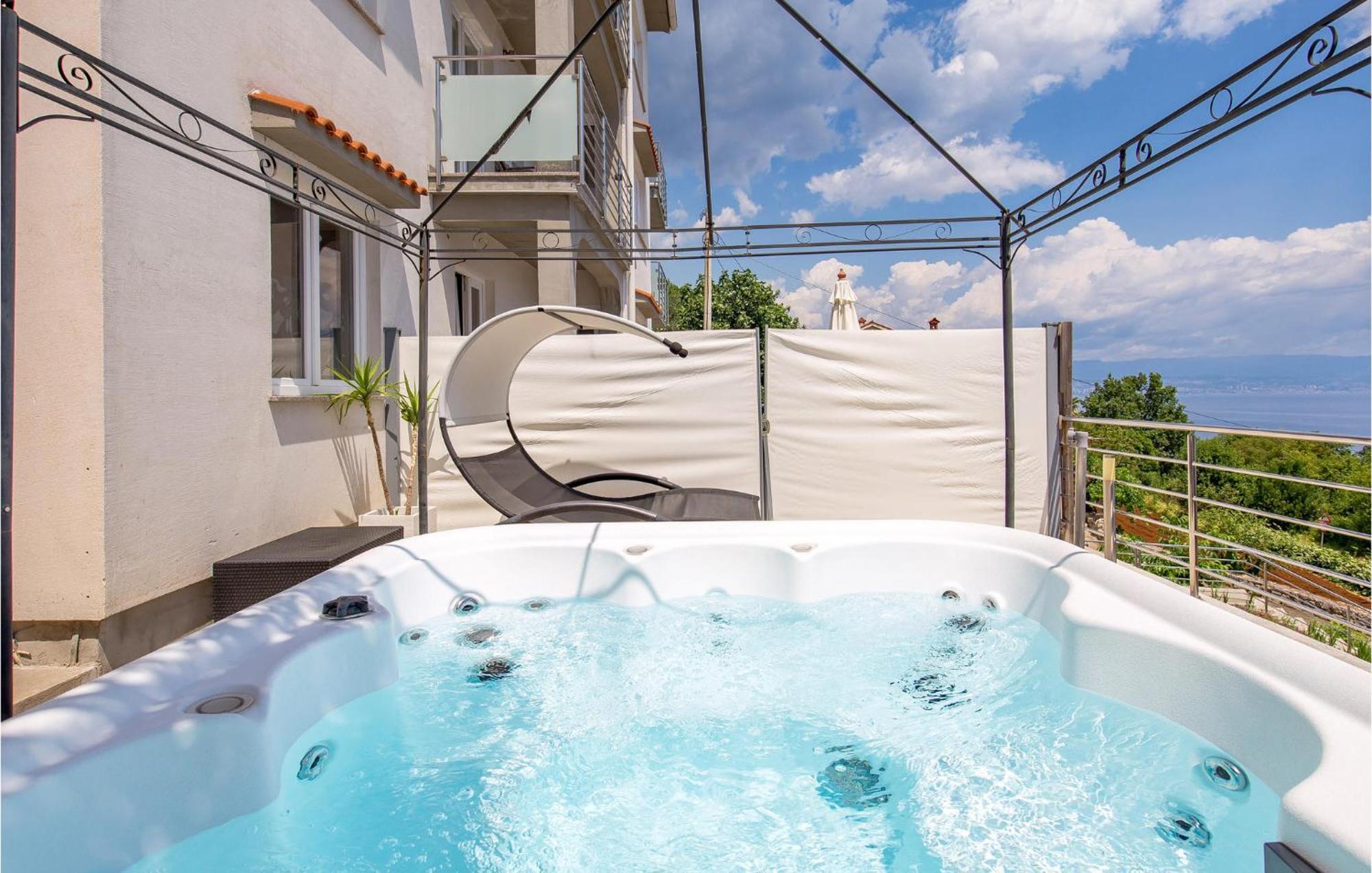 Stunning Apartment In Mošćenička Draga Exteriör bild