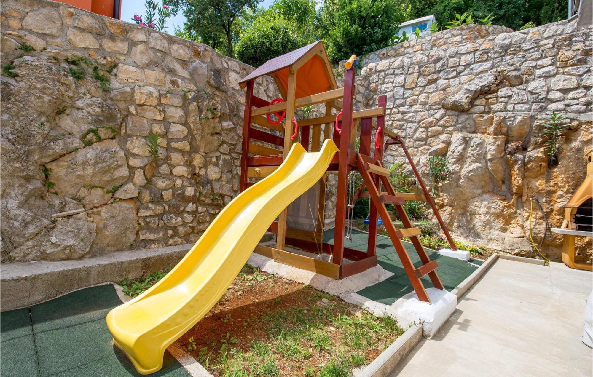 Stunning Apartment In Mošćenička Draga Exteriör bild