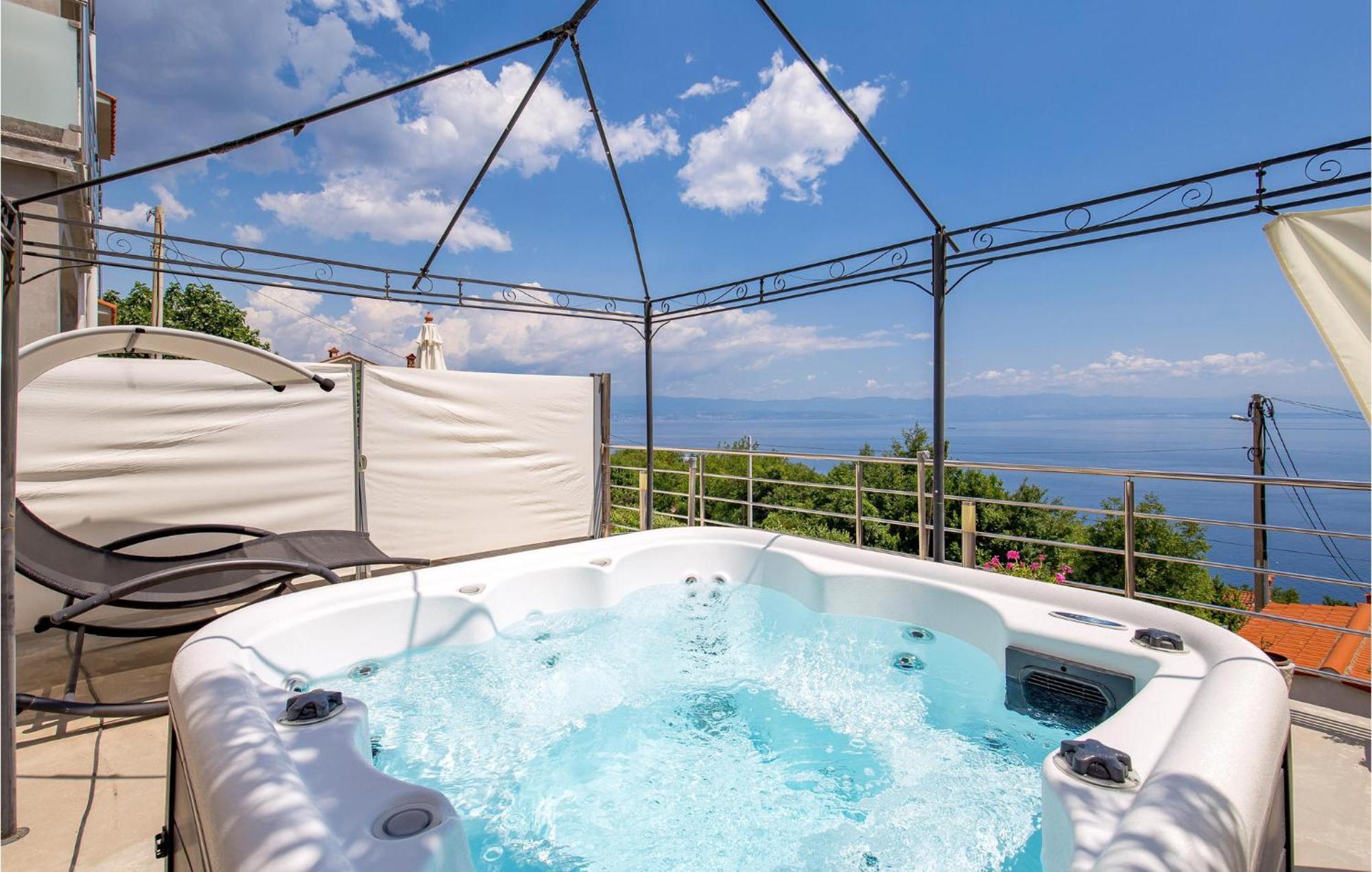 Stunning Apartment In Mošćenička Draga Exteriör bild