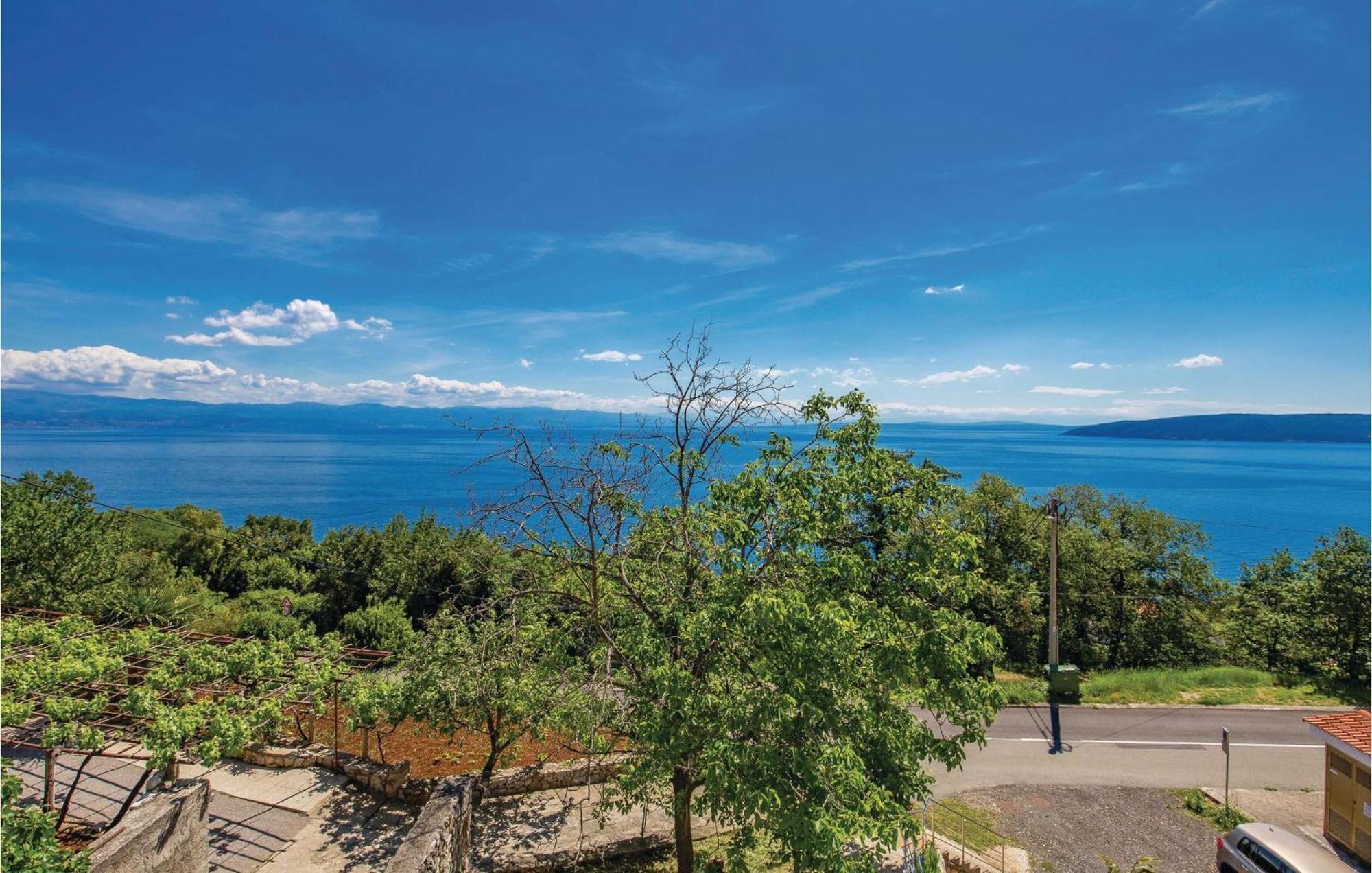 Stunning Apartment In Mošćenička Draga Exteriör bild