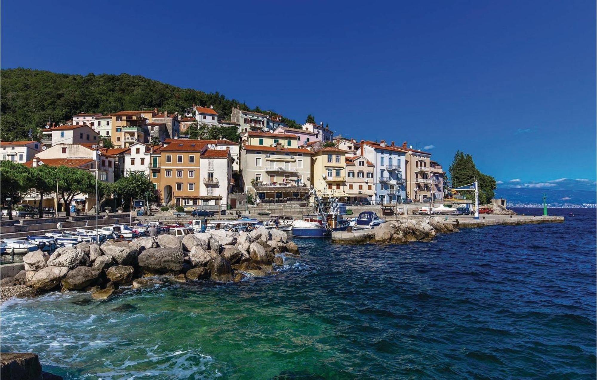 Stunning Apartment In Mošćenička Draga Exteriör bild